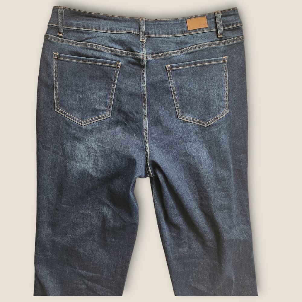 Billie Women's Jeans Dark Wash Raw Hem Straight Leg High-rise Size 14 - Picture 4 of 8